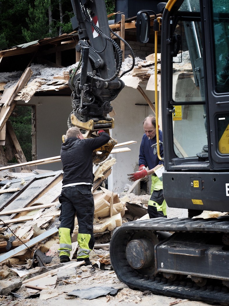 Hanskat käteen ja hommiin
