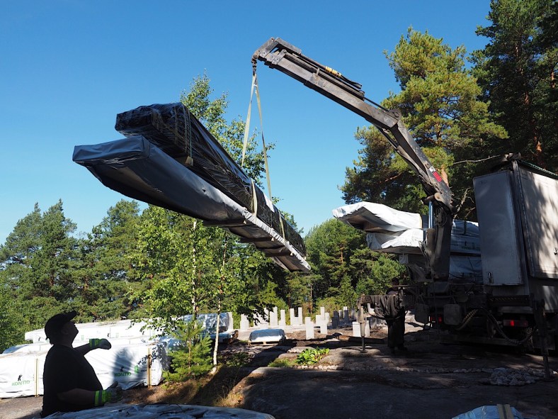 "Trump" ohjaamassa kuorman purkua