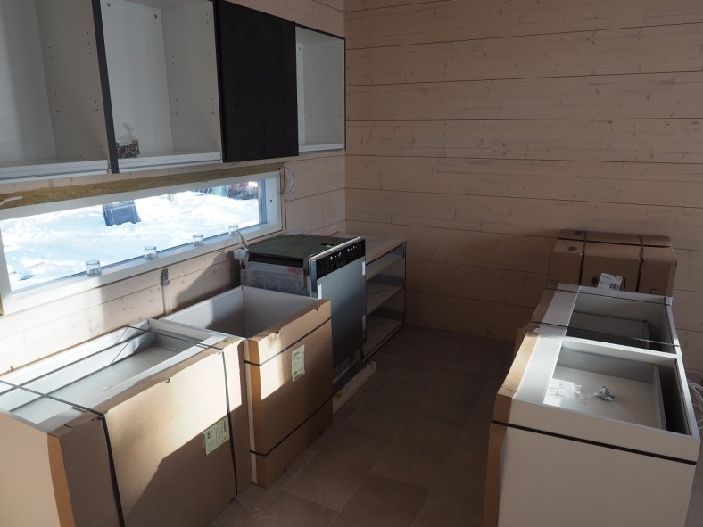 Keittiö alkaa hahmottua