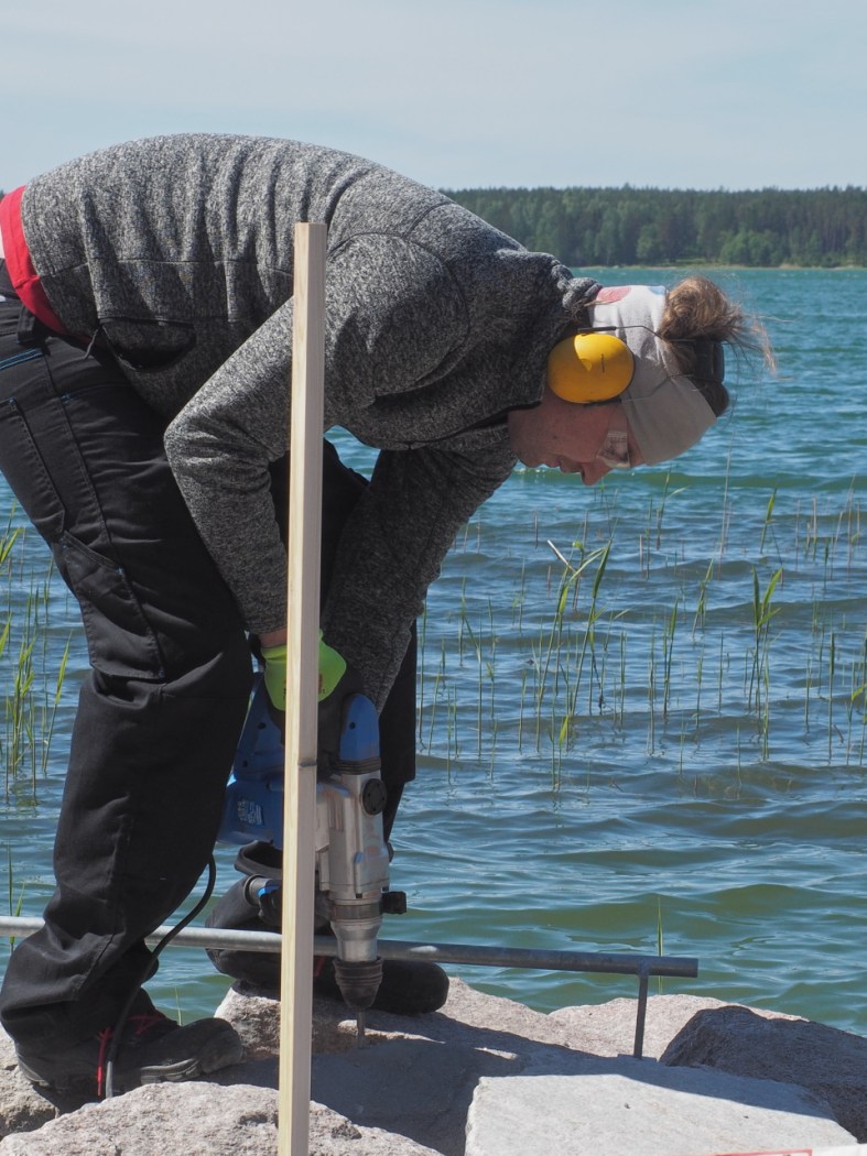 ankkurointireikien poraus rantakalliioon